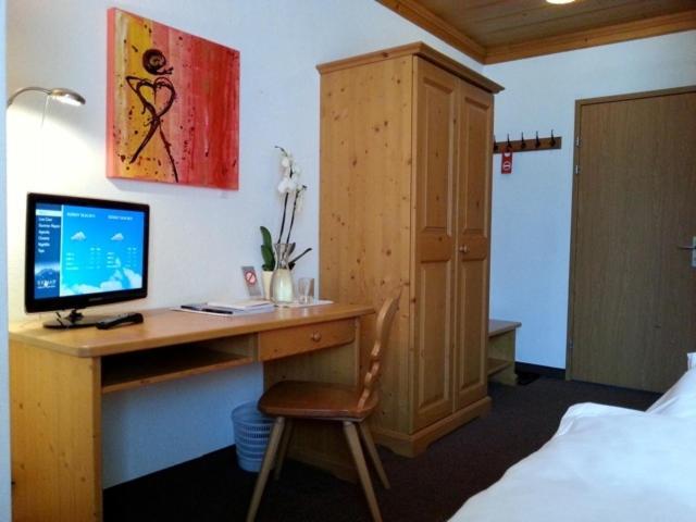 Sonnegg Hotel Zweisimmen Exterior foto