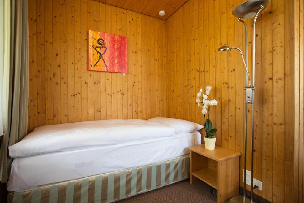 Sonnegg Hotel Zweisimmen Quarto foto